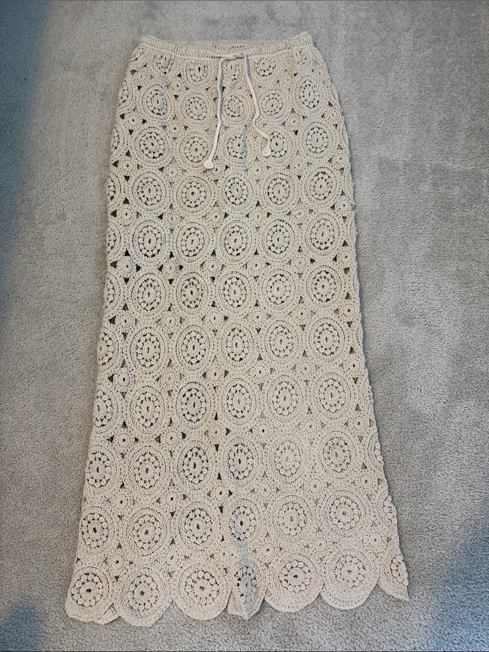 Solitaire L beige crocheted skirt